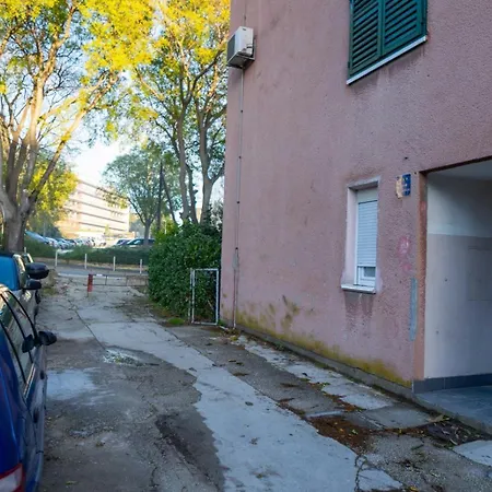 Apartman Lastavica Apartment *