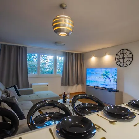 Apartment Apartman Lastavica *